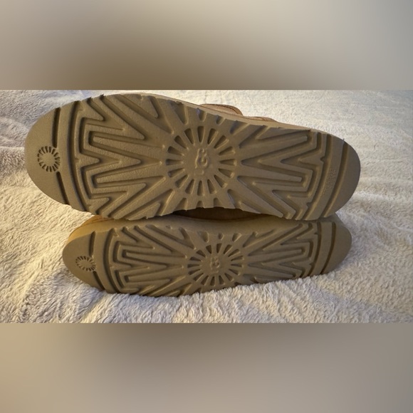 UGG Cory Il Genuine Shearling Lined Boots Chestnut Brown 1125792 Women's 5.5 - Picture 4 of 5